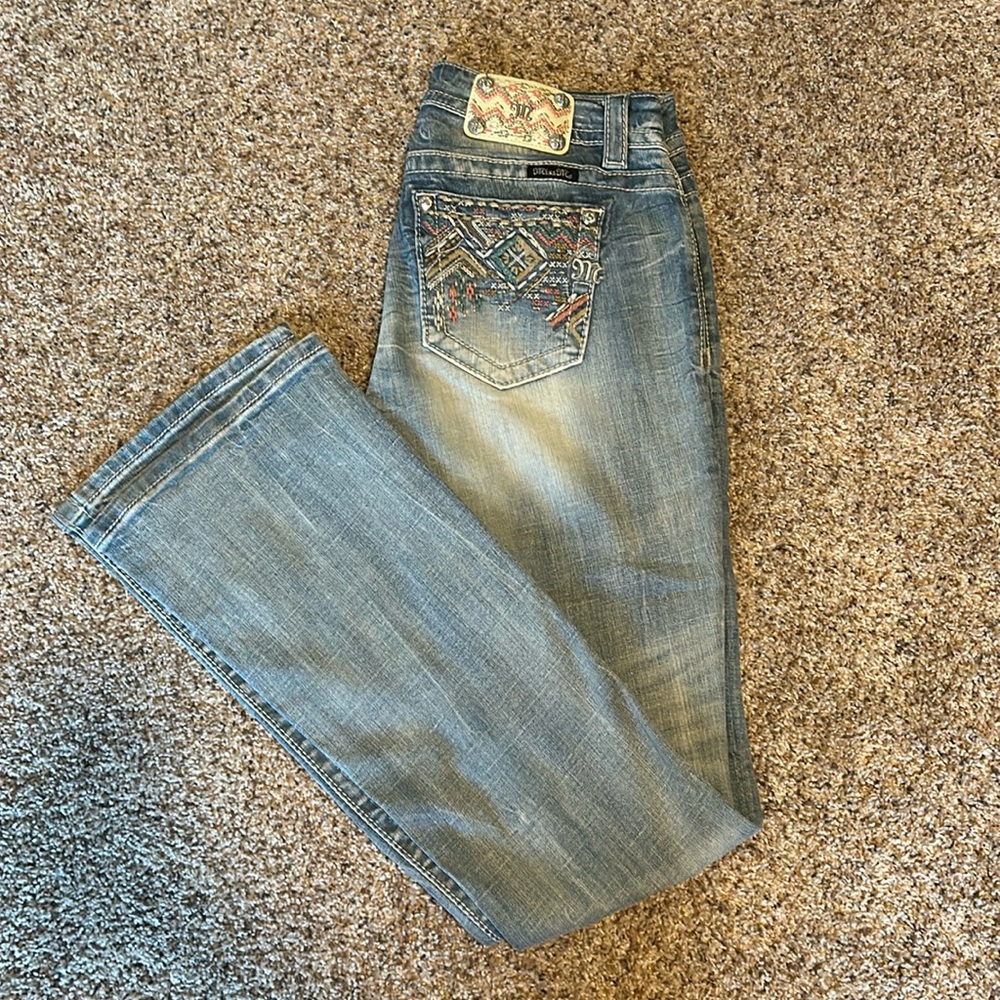Miss Me Light Wash Mid Rise Bootcut Jeans size 27